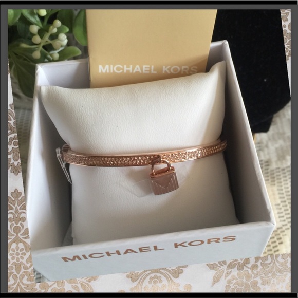 Michael Kors Pave Rose gold tone charm bangle NWT - Picture 6 of 8